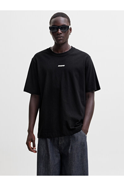 Jack & Jones تي شيرت أسود بأكمام قصيرة وياقة دائرية مطبوع عليه شعار Jcoclub