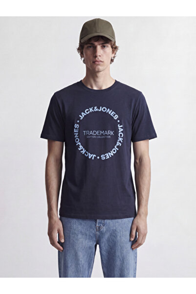 Jack & Jones تي شيرت أزرق بحري بطباعة شعار Jjbenson وياقة دائرية