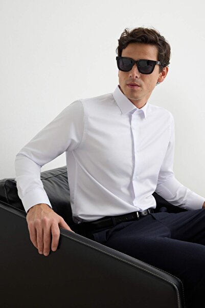 TRENDYOL MAN Beyaz Slim Fit Kolay Ütülenebilir Smart Erkek Gömlek TMNAW24GO00096