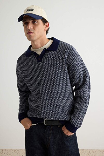 TRENDYOL MAN Lacivert Casual Regular Polo Yaka Dokulu Triko Kazak TMNAW25KZ00007