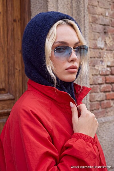 Trendyol Collection قبعة تريكو بالاكلافا ذات ملمس ناعم باللون الأزرق الداكن و...