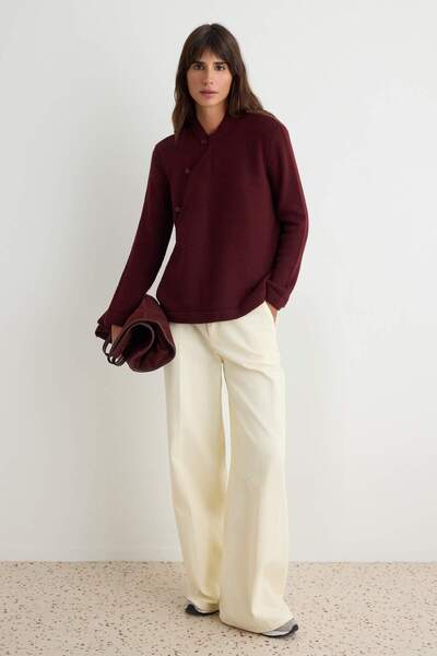 Trendyol Collection كارديجان تريكو ذو ياقة عالية وملمس ناعم وتفاصيل إغلاق مفص...
