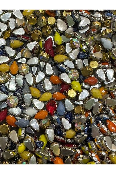 Gönülden Tasarım 25 PIECES OF COLORFUL, SEW-ON GLASS BEADS