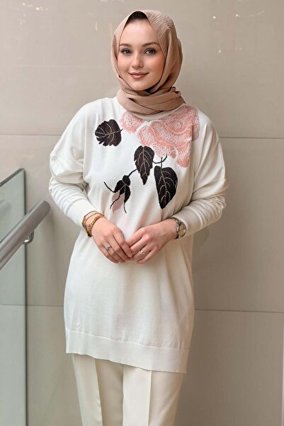 Ghisa Stone-Embellished Jakat Rose Detailed Tunic