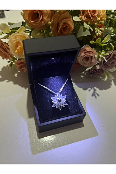HKN AVM ACCESSORİES Işıklı Hediye Kutulu 100 Dilde Seni Seviyorum Gümüş Renk Dünyanın En Güzel Kızı Notlu Çelik Kararmaz Kolye Lotus Çiçeği Kolye Doğum Günü Hediyesi sevgililer günü Hediyesi