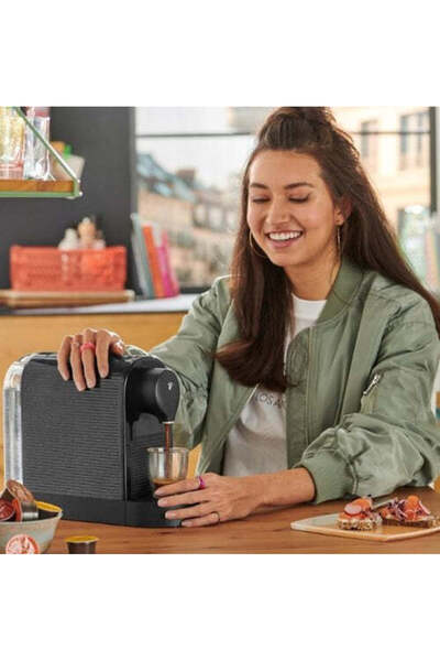 Tchibo Espressor CAFISSIMO Pure Plus Black cu set de 60 de capsule Colecția Premium