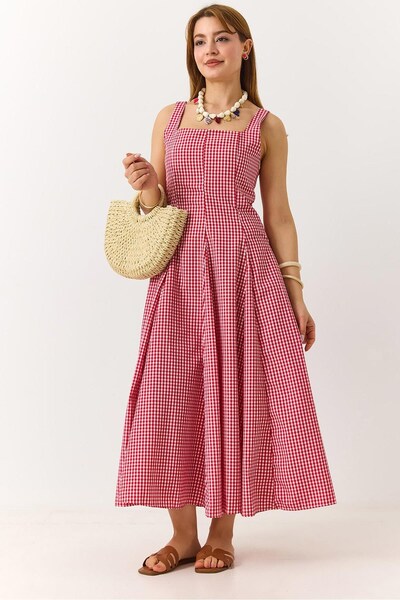 Juuuj Red Square Collar Sleeveless Plaid Comfortable Fit Casual Midi Dress