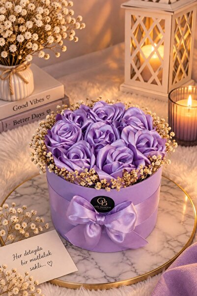 oncelbloom 8'Li Lila Gül Aranjmanı Led Işıklı Lila Kutulu El Yapımı Saten Hed...