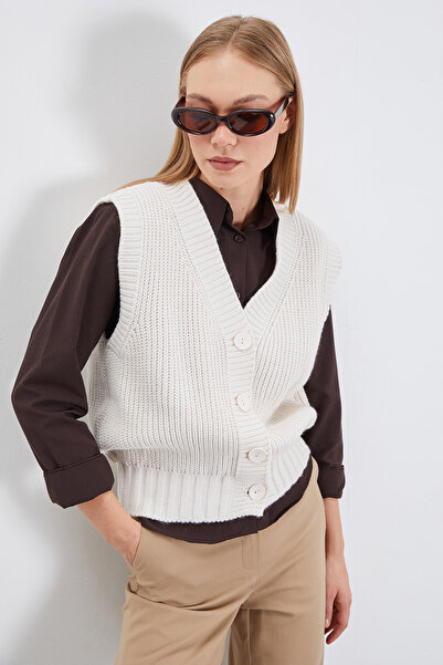 Fulla Moda Buttoned V-Neck Knitwear Vest