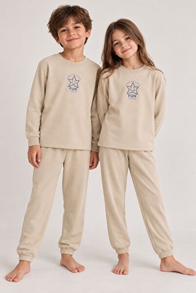 ZUZUNGA Long Sleeve Beige Color Star Printed Unisex Children's Pajama Set