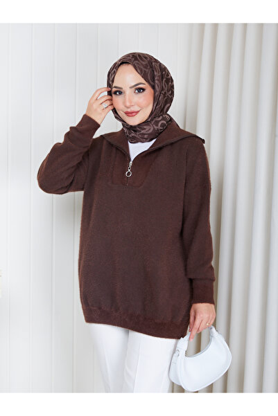 Pamuk Butik Women's Soft Textured Knit Sweater with Zipper Detail at the Collar