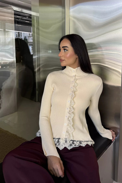 TOZLU Cream Gülseli Women's Lace Detailed Front Buttoned Knitwear Blouse