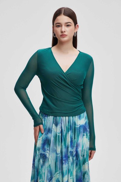 mica Top with Long Sleeves