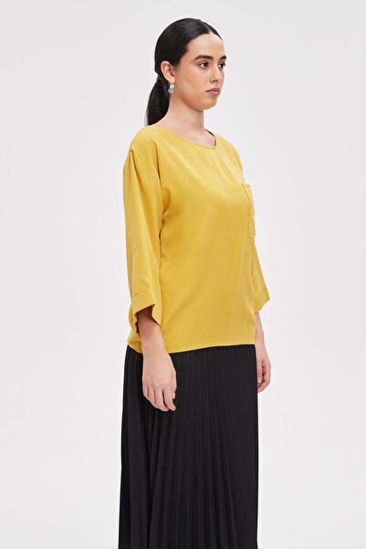 Livia Women's Straight-Cut Three-Quarter-Sleeve Top