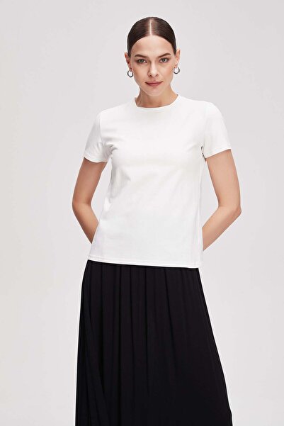 Livia Women's Mid-Length Plain Half-Sleeve Blouse