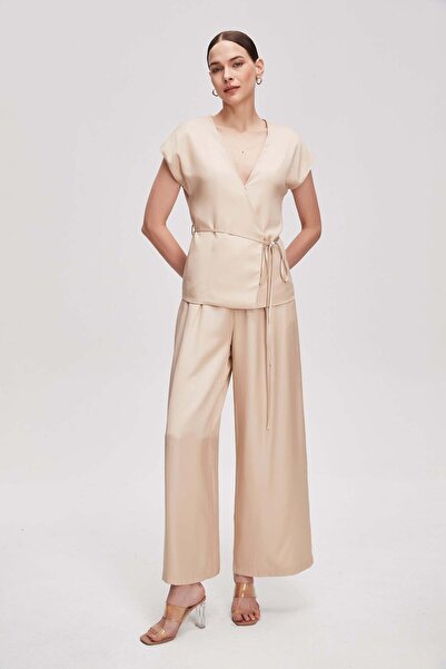 Livia Women's Wide-Leg Plain Trousers