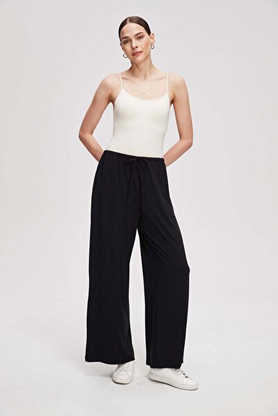 Livia Women's Wide-Leg Plain Trousers