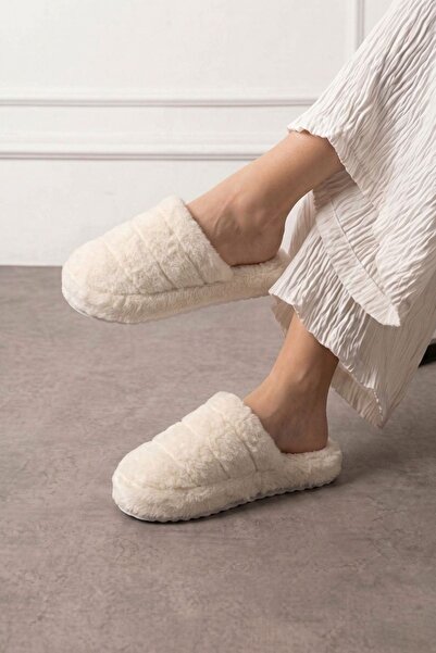 FUGA MODA Plampi White Stripe Detailed Plush Women's Winter House Slippers