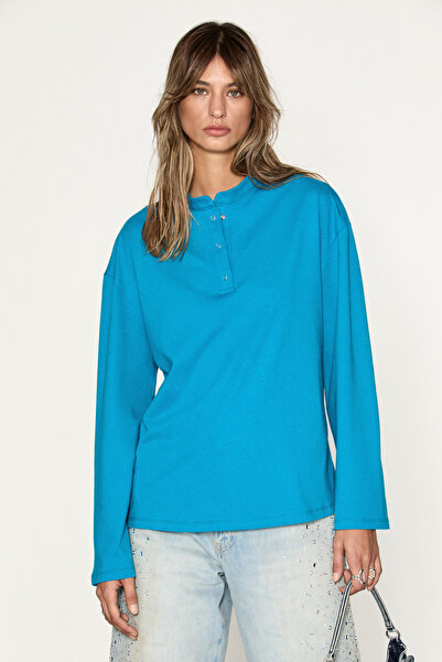 GRIMELANGE Niven Women's Snap Closure Long Sleeve Petrol Blue T-Shirt