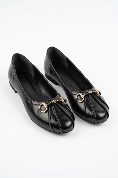 Moda Pie Nevles Women's Ballerinas with Front Pleats and Buckle, Black Wrinkled
