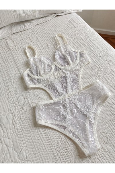 ELANORAFORYOU Women's Floral Patterned Lace Bodysuit