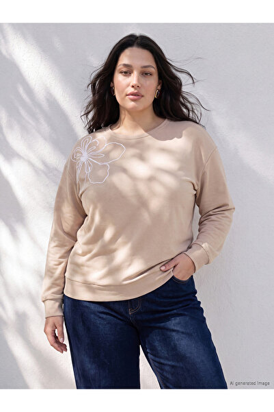 LC Waikiki Ozmarka New Season Beige Large Size Embroidered Women's Sweatshirt
