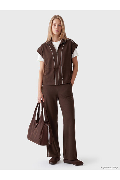LC Waikiki Özmarka New Season Brown Stripe Detailed Soft Touch Women's Sweatp...