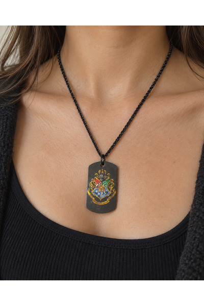 HER ŞEY NOTA www.herseynota.com Hogwarts Crest Black Plate Necklace – Unisex ...