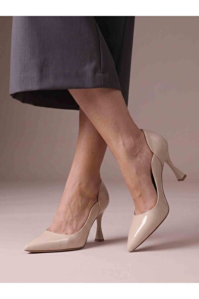 Güllü Shoes Cream Crinkled Patent Leather Stiletto Heel, Curved Side Cut-Out,...