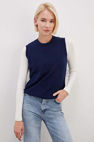 Fulla Moda Bowknot Embroidered Crew Neck Knit Sweater