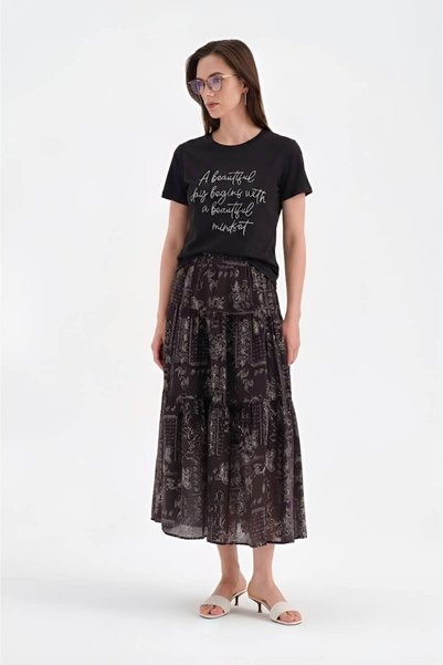 tw3 Kadın %100 Cotton Önü Boncuk Yazı Nakış Detaylı Tasarım Tshirt