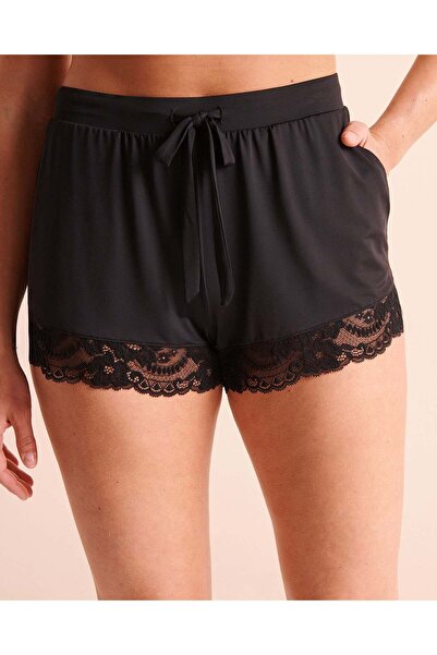 La Vie en Rose Lace-Trim Shorts
