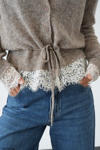 CADDELAMODA Lace Detailed Soft Cardigan