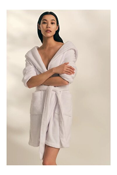 THE WHITE COMPANY رداء حمام نسائي من القطيفة بغطاء للرأس من Snuggle