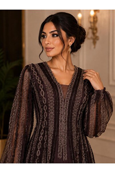Nice Model فستان سهرة بني فاخر بصدر مطرز بالفصوص والخرز وتنورة شيفون كلوش