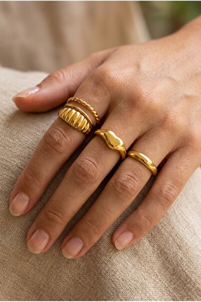 Ervalina 5-Piece Basic Heart Ring Set
