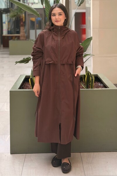Ghisa معطف بقلنسوة وغطاء أمامي وتفاصيل حبلية وسحاب أمامي