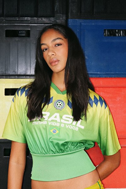 Bershka FIFA WORLD CUP™ Brezilya kuşaklı tişört