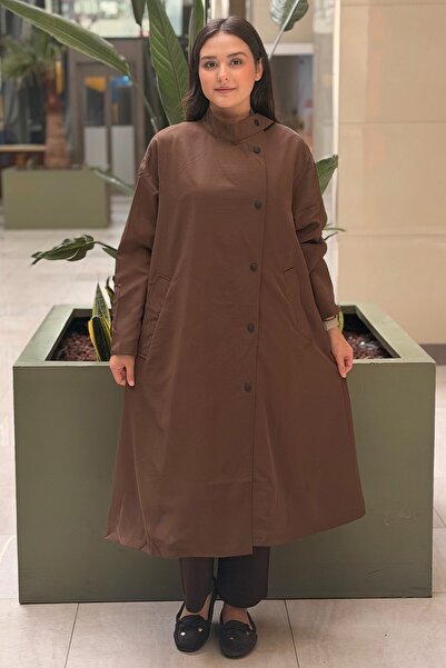 Ghisa High Collar Asymmetrical Cross Snap Cap
