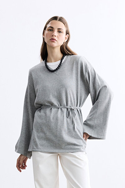 BE BLUE Gray V-Necklace Long Sweater with Belt