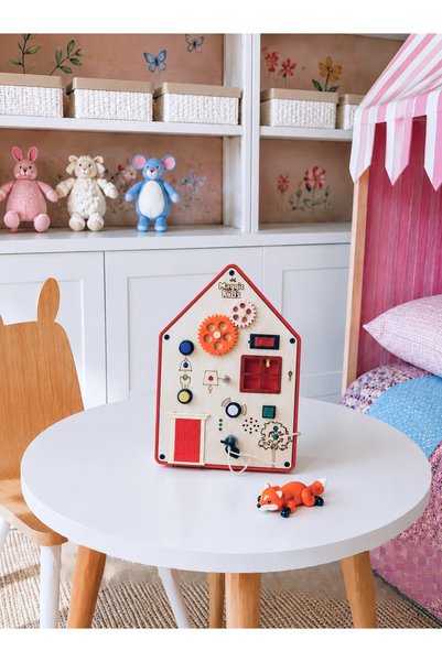 Maggic Kids Ev Temalı Ahşap Aktivite Panosu