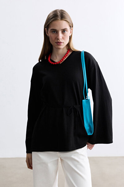 BE BLUE Black V-Necklace Long Sweater with Belt