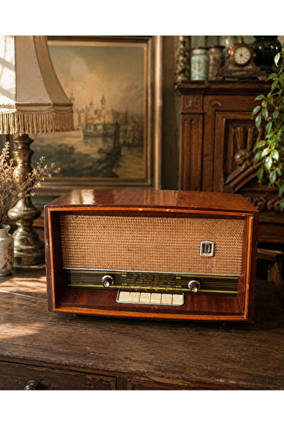 Generic Brand Radio vechi functional