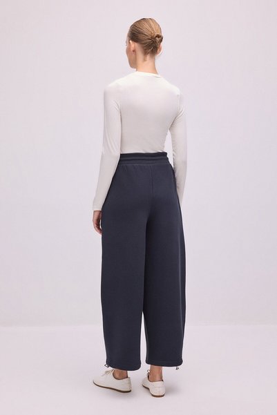 Touché Privé Wide-Letched Tracksuit with Elastic Waist