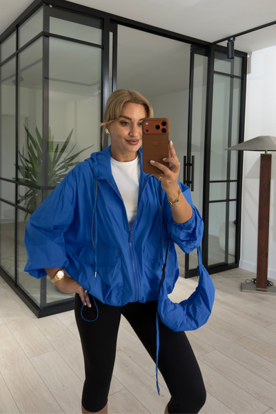 Sezgi Tekin Çantalı Cep Detay Saks Oversize Yağmurluk
