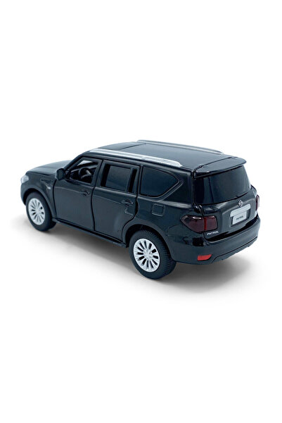 Tayumo Model auto Nissan Patrol Y62 1:32 negru cu lumini sunet și mecanism pu...