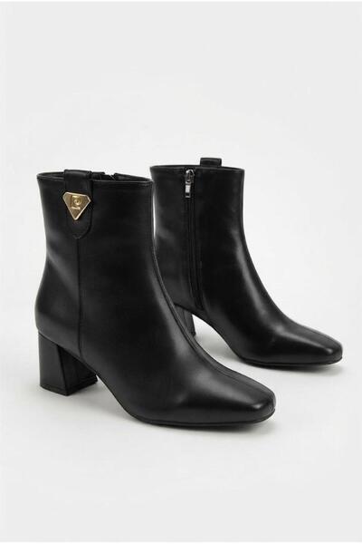 Pierre Cardin 56204 Γυναικείες μπότες με λεπτομέρεια αγκράφας, μυτερή μύτη κα...