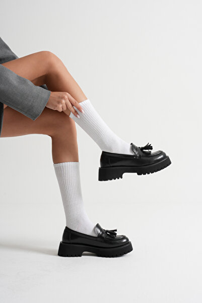 DYG STORE ΓΥΝΑΙΚΕΙΑ ΚΟΜΨΑ ΠΑΠΟΥΤΣΙΑ LOAFER ΜΕ ΜΑΥΡΕΣ ΦΟΥΝΤΟΥΛΕΣ