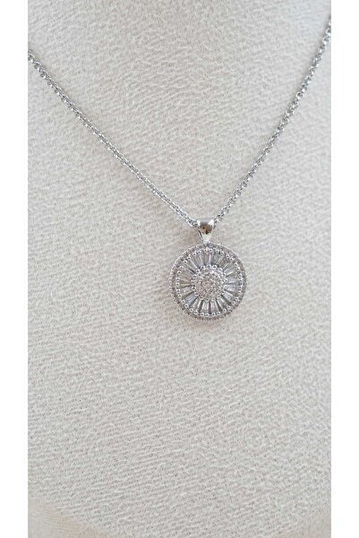 Jerie Round Model Zircon Baguette Stone Necklace