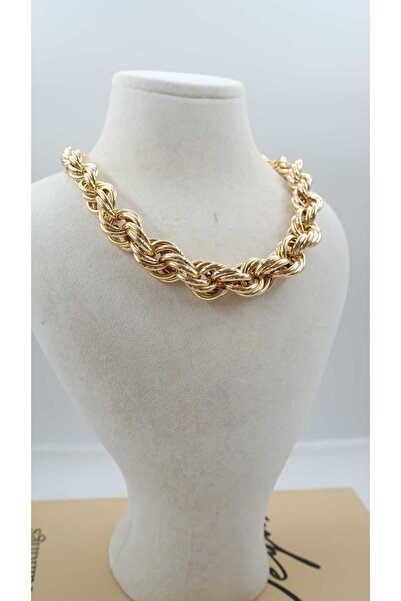 Jerie Thick Twist Design Necklace